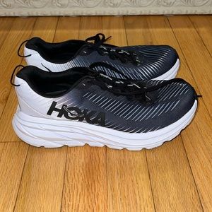 Womens Hoka Rincon 3 Sneakers. Size 8